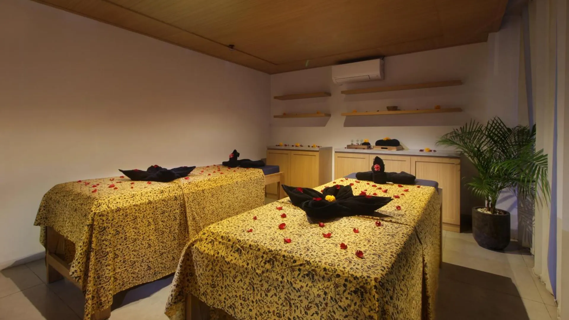 Nadi Hotel Legian