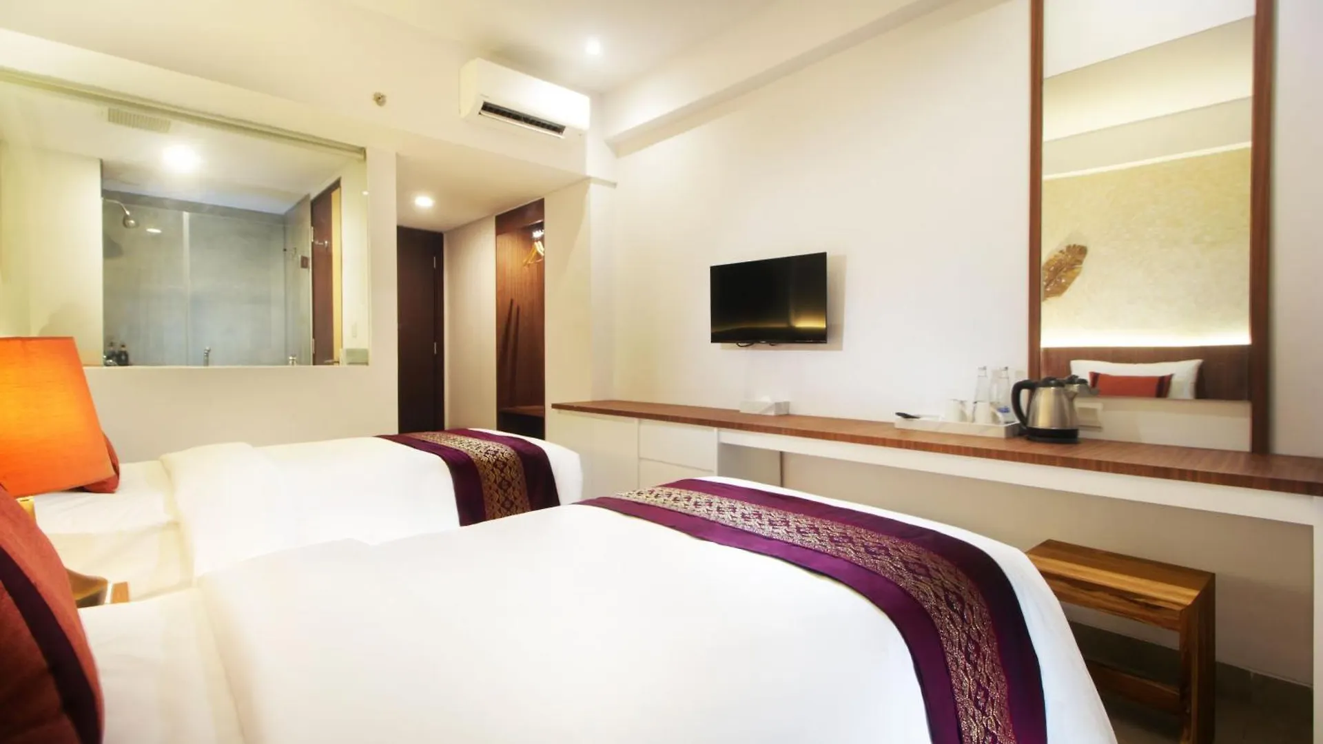 Nadi Hotel Legian 4*, Legian (Bali)